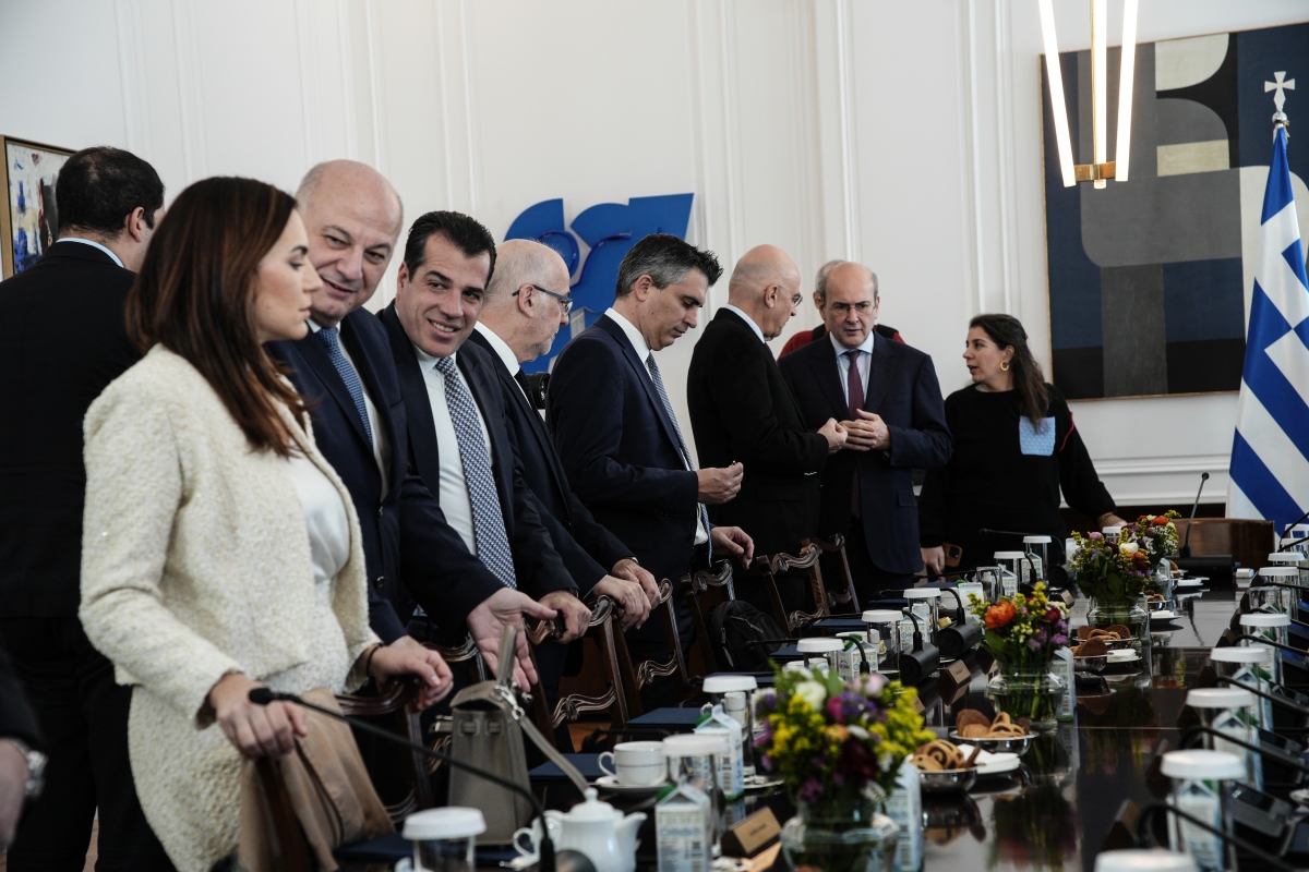 οι υποκλοπεσ πανω απο το μαξιμου