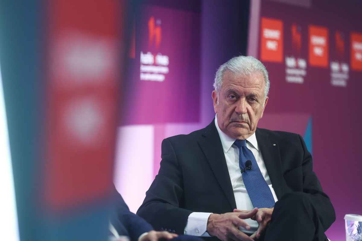 Να ακυρωθεί το ένταλμα σύλληψης ζητάει ο Αβραμόπουλος από τον Άρειο Πάγο