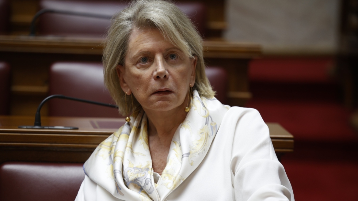 Σκέψεις να μην ψηφίσει την Ακρίτα η ΝΔ για αντιπρόεδρο της Βουλής