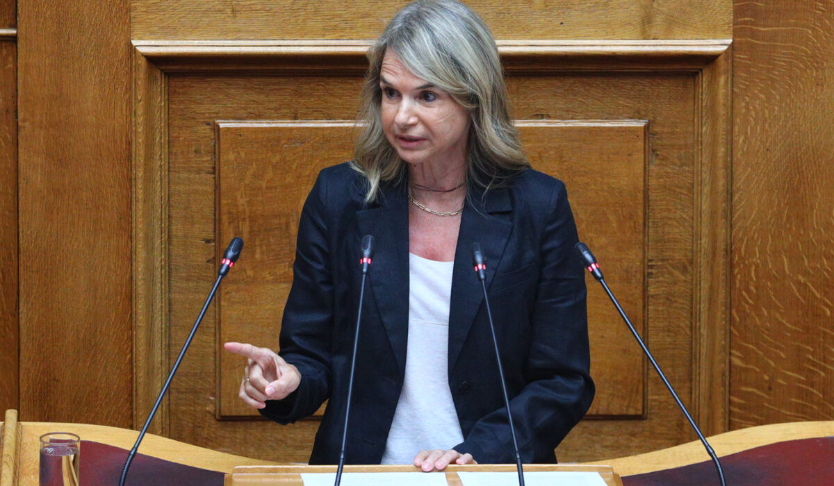 Αποστολάκη για ETCS στα τρένα: Ασέβεια, κοροϊδία και θράσος