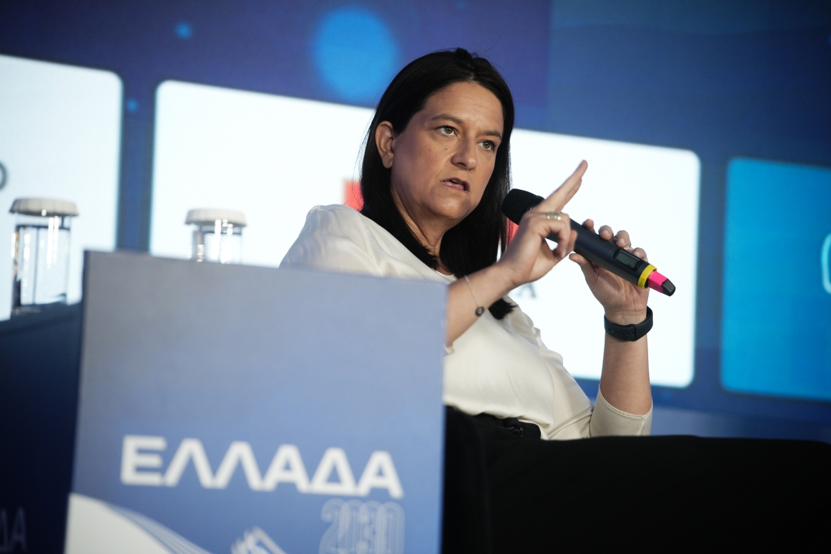 Αδειάζει η Κεραμέως τον Μαρινάκη για το επίδομα ανεργία