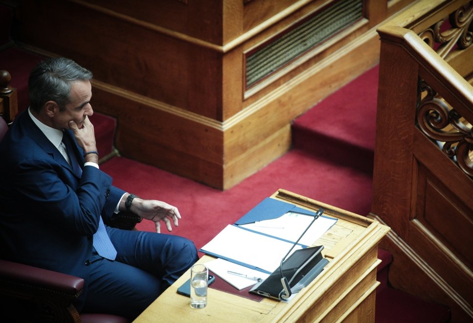 Σοκ με το επίδομα ανεργίας: Το κρυφό σχέδιο Μαξίμου που «πετάει» τους ανέργους στο δρόμο στους δύο μήνες