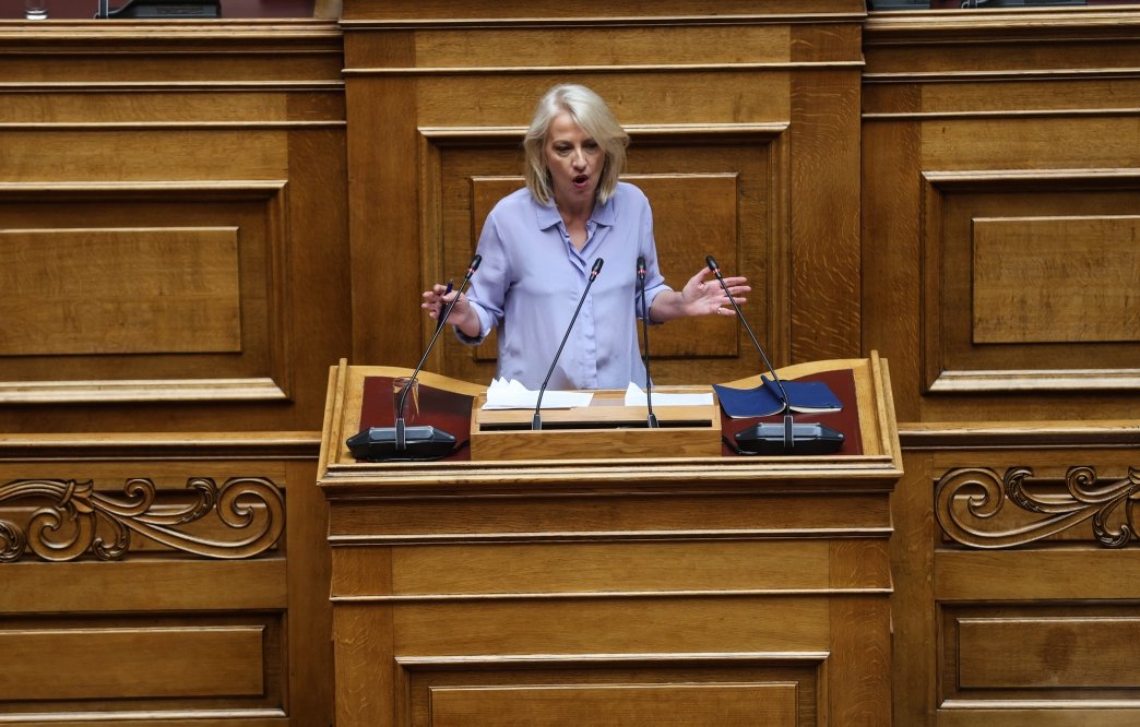 Δούρου: «Το άρθρο 74 βρωμάει συγκάλυψη» – Πυρά για Γεραπετρίτη, Mercosur και καύσιμα