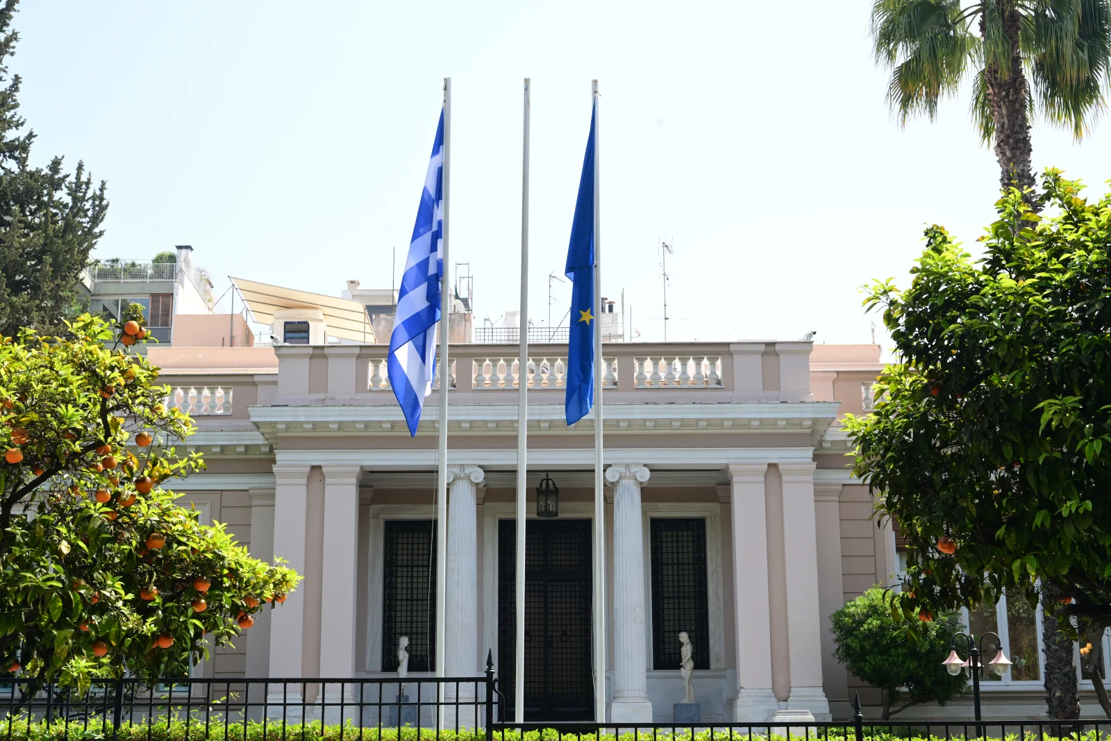 Τα μυστήρια του Μαξίμου (και) για τον ΟΠΕΚΕΠΕ